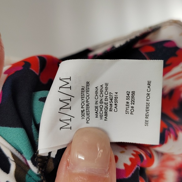 Cabi Hibiscus Blouse 5542 Black Multicolor Sleeveless Top Size Medium - Picture 6 of 7